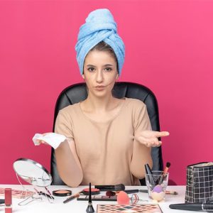 بهترین روشهای پاک کردن آرایش به زبان ساده و روان